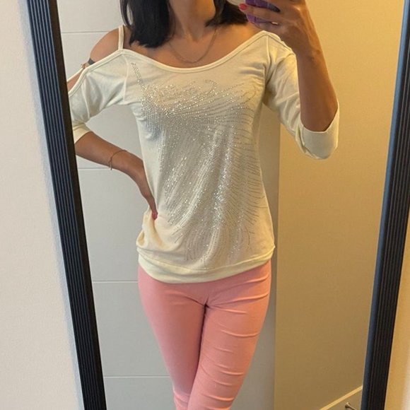 Women Blouse/ Shirt/ Top with pearls on the sleeves - Picture 1 of 12